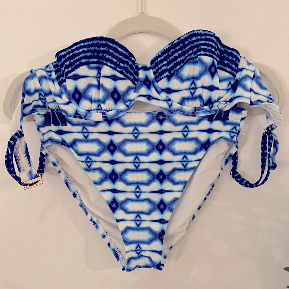 Michael Kors. Bikini set. Small. Blue,white,black. Brand new. Never worn.
